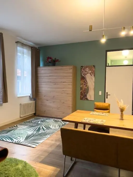 Exklusives Leipzig City Apartment Flowers